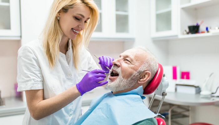 8 Benefits of Dental Implants for Seniors
